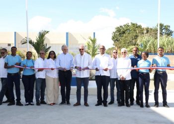 Abinader inaugura liceo en Elías Piña