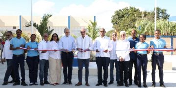 Abinader inaugura liceo en Elías Piña