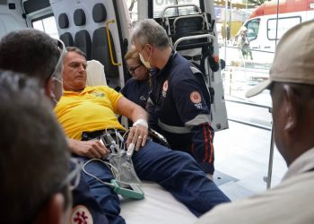 Bolsonaro se opera con éxito de dos hernias