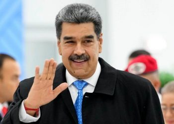 Maduro felicita la lealtad de sus Fuerzas Armadas