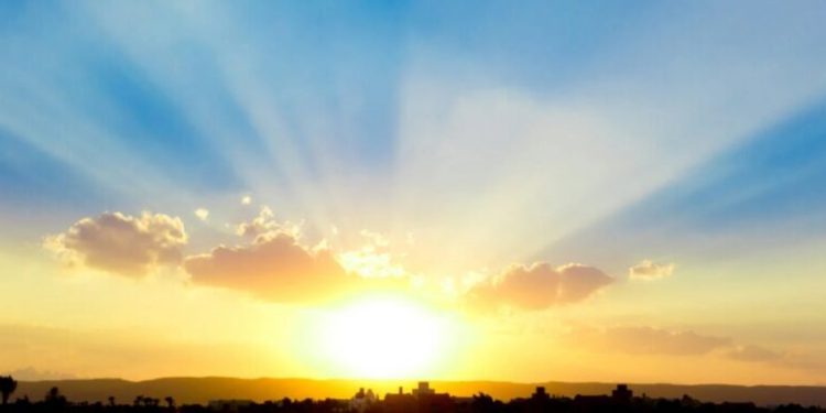 Sábado mayormente soleado por influencia anticiclónica; chubascos aislados en algunas provincias