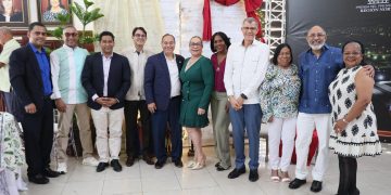 Director de Prensa de la Presidencia resalta rol de periodistas y comunicadores en la democracia durante encuentro en Santiago