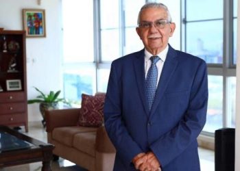 Presidente Luis Abinader instruye crear comisión para mayores controles en Senasa, y adelante que designará a Arismendi Díaz Santana para coordinarla