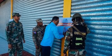 MIVED paraliza operaciones de varias plazas comerciales en Santiago