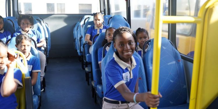 Educación establece nuevo protocolo para paseos escolares tras muerte de estudiante en Santiago