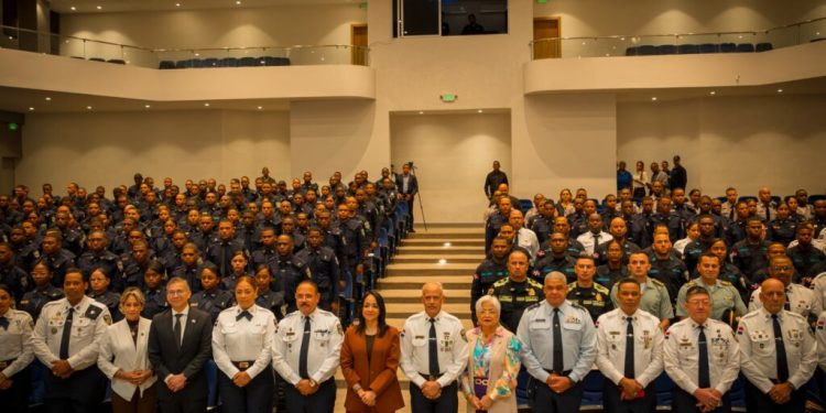 Policía Nacional clausura programa de Cooperación Internacional y gradúa 423 agentes