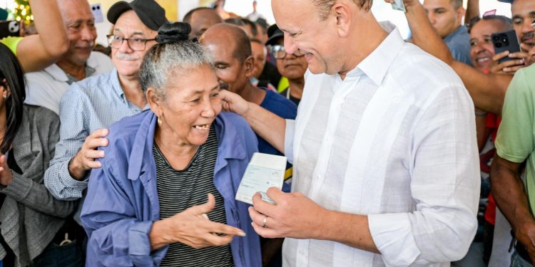 Alcaldía de Santiago inicia pago del salario 13 por un monto total de RD$55,905,703.25