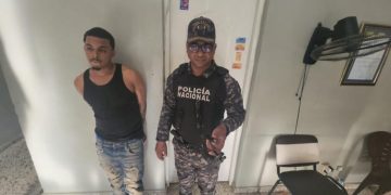Hombre resulta herido al enfrentar delincuente que intentó despojarlo de una cadena en Santiago