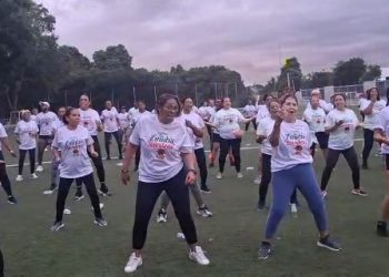 Zumba y dominó cierran el 2025 con fiesta comunitaria en Santiago