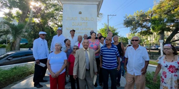 Ciudadanos respaldan al presidente Abinader en Santiago por su postura firme contra la corrupción