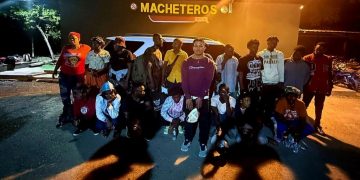 Ejército intercepta jeepeta con 18 nacionales haitianos indocumentados en Esperanza, Valverde