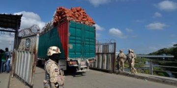 Proyecto de ley prohíbe a comerciantes de otras provincias vender en mercados fronterizos