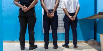 Detienen a miembros del Cesac y la DNCD por tráfico de drogas en aeropuerto