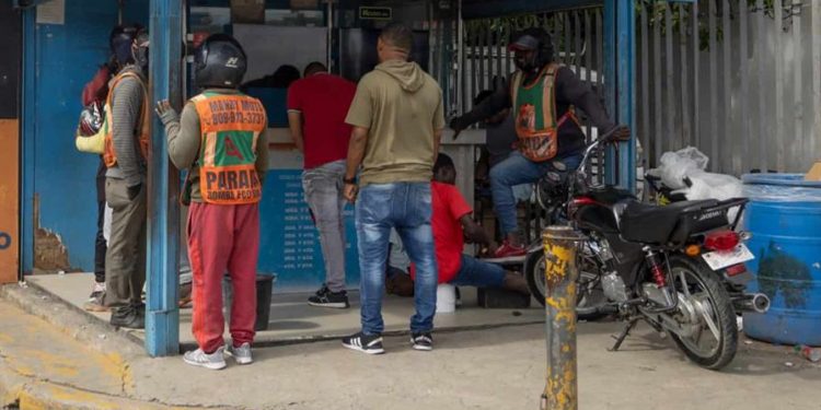 Entre bancas y apuestas digitales, el juego se vuelve enfermedad en RD