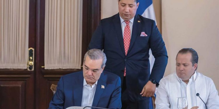 Abinader duplicó el gasto en pensiones hasta el 5.53 % del presupuesto