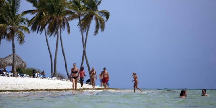 RD registró en un día la llegada de 42,949 turistas