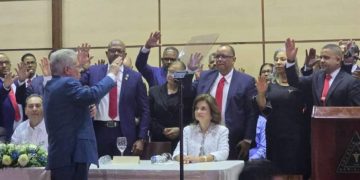 Juramentan al doctor Luis Peña Núñez como presidente del CMD