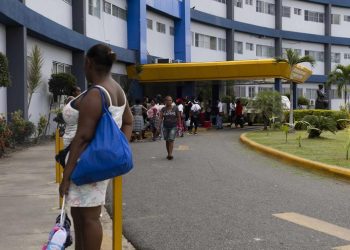 Disminuyen en 12,404 los partos de mujeres haitianas en 2025