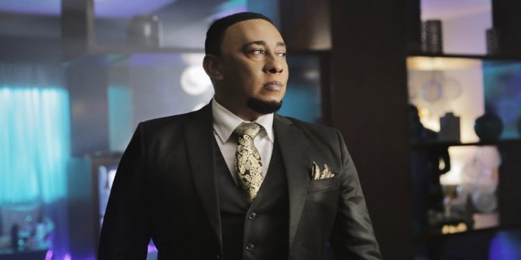 Defensa de Anthony Santos reconoce paternidad de niño de un año y califica a la madre de “despechada”