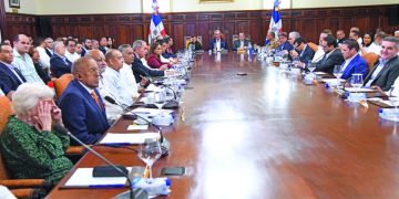 Abinader remueve su Gabinete