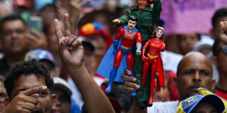 Miles de personas marchan en Caracas para exigir la liberación de Nicolás Maduro