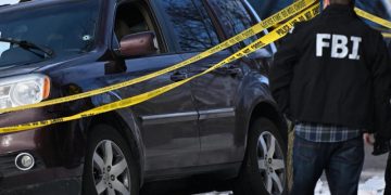 Agente ICE que mató a mujer en Mineápolis fue arrastrado por un coche en redada anterior