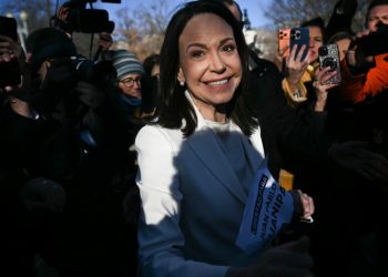 "Nadie tiene fe" en la presidenta interina de Venezuela, dice Machado tras reunirse con Rubio