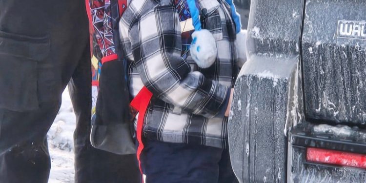 ICE detuvo a niño de 5 años en Minnesota y lo usó como carnada, según funcionaria escolar