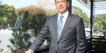 Abinader designa a Ito Bisonó como director honorífico de Infamicasa