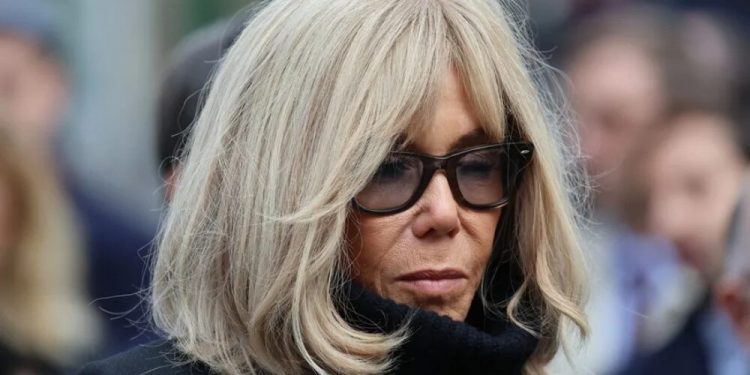 Condenan a penas de entre 4 y 8 meses de cárcel a 10 ciberacosadores de Brigitte Macron