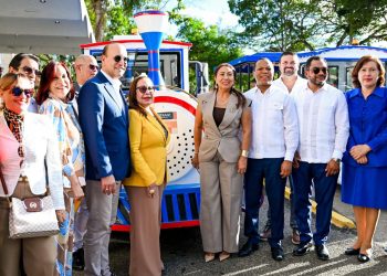 Inauguran oficialmente el Roco Tren Turístico de Santiago desde el Gran Teatro del Cibao