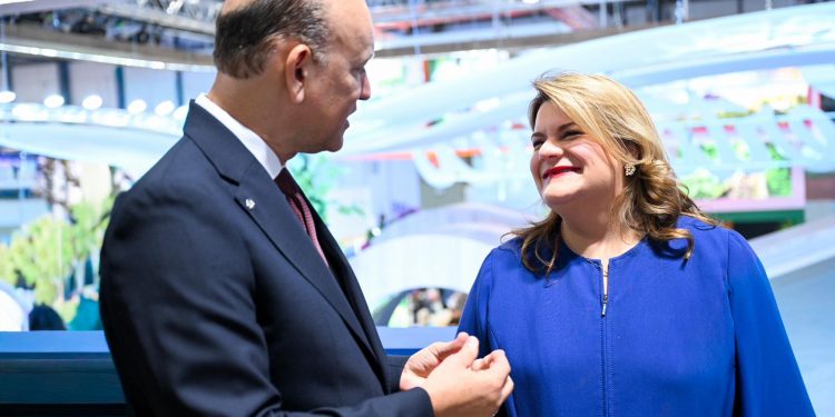Alcalde Ulises Rodríguez se reúne con la gobernadora de Puerto Rico, Jenniffer González Colón, en FITUR