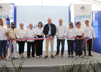 Abinader destaca avances en infraestructura y atención social en comunidades de la Sierra; inaugura carretera Guardarraya