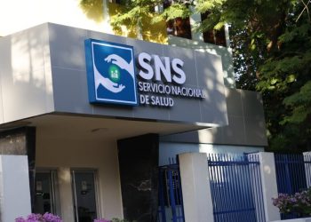 Gobierno completa aumento salarial del 25 % a médicos y honra acuerdo histórico con el CMD
