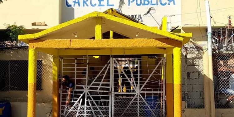 Intento de fuga en la cárcel pública de Barahona deja a un interno herido