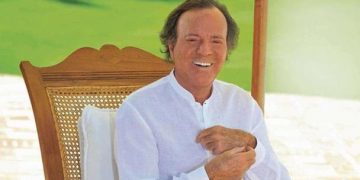 Denuncia contra Julio Iglesias podría ser aceptada en República Dominicana, según abogados