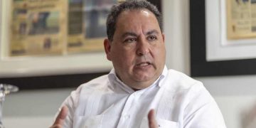 Mario Lama renuncia a su cargo como director del Servicio Nacional de Salud