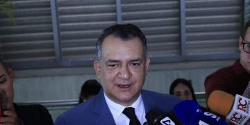 El presidente de la JCE advierte portadores de cédula falsas "van a caer presos" si van a renovarla