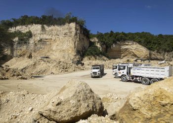 Así operan las minas de agregados en Nigua: supervisión, permisos y el día a día de los trabajadores