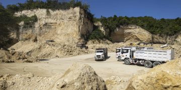 Así operan las minas de agregados en Nigua: supervisión, permisos y el día a día de los trabajadores