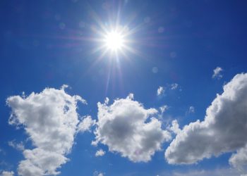 Pronostican clima soleado y escasas lluvias para este jueves