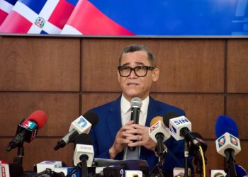 Jornada laboral reducida beneficiará a los empresarios, asegura ministro de Trabajo