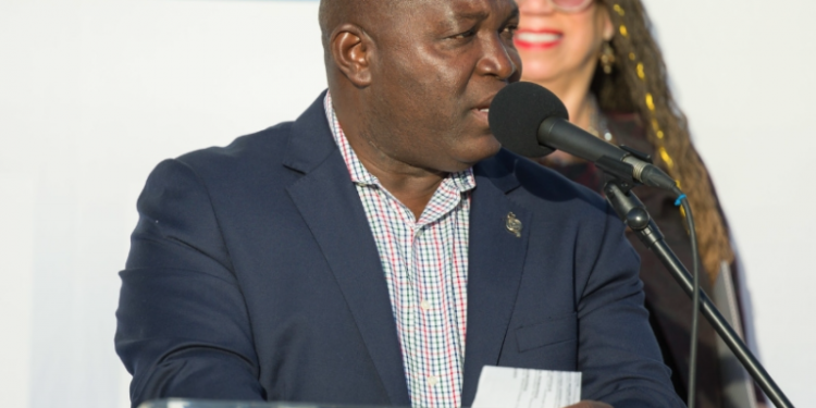 Departamento de Justicia busca revocar ciudadanía estadounidense a exalcalde de North Miami