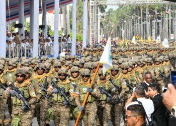 Abinader dispone ascensos y retiros en las FFAA