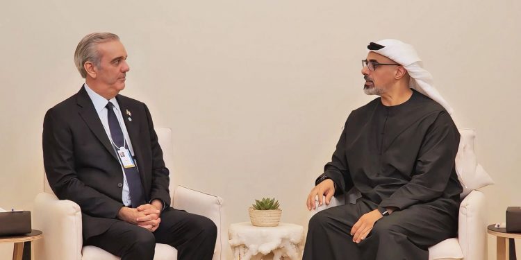 Presidente Abinader sostiene audiencia con el príncipe heredero de Abu Dhabi y concluye agenda en Emiratos Árabes Unidos