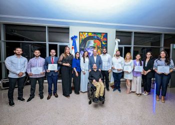 Alcaldía de Santiago reconoce a 11 jóvenes postulados al Premio Juventud 2026