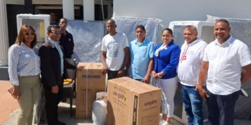 DASAC entrega ajuares a familias que lo perdieron todo en incendio en Santiago Oeste