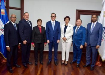 Ministro de Trabajo juramenta nuevos viceministros y destaca avances históricos