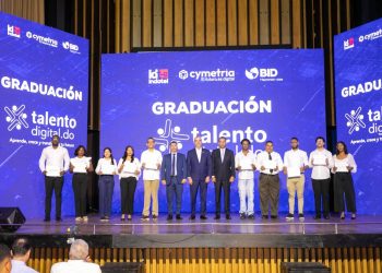 Presidente Abinader encabeza graduación de 5,000 jóvenes del programa Talento Digital, impulsando el capital humano que demanda el mercado laboral