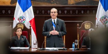 Presidente reafirma educación como eje del desarrollo y anuncia reforma para transformar el sistema educativo